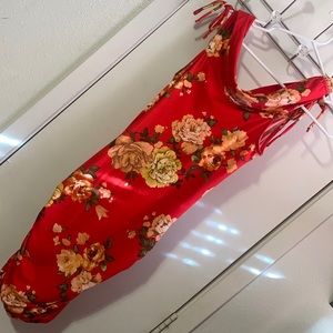 Cute body-con red orange floral dress